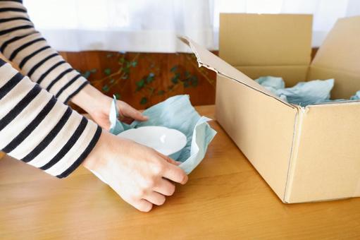 ��i����